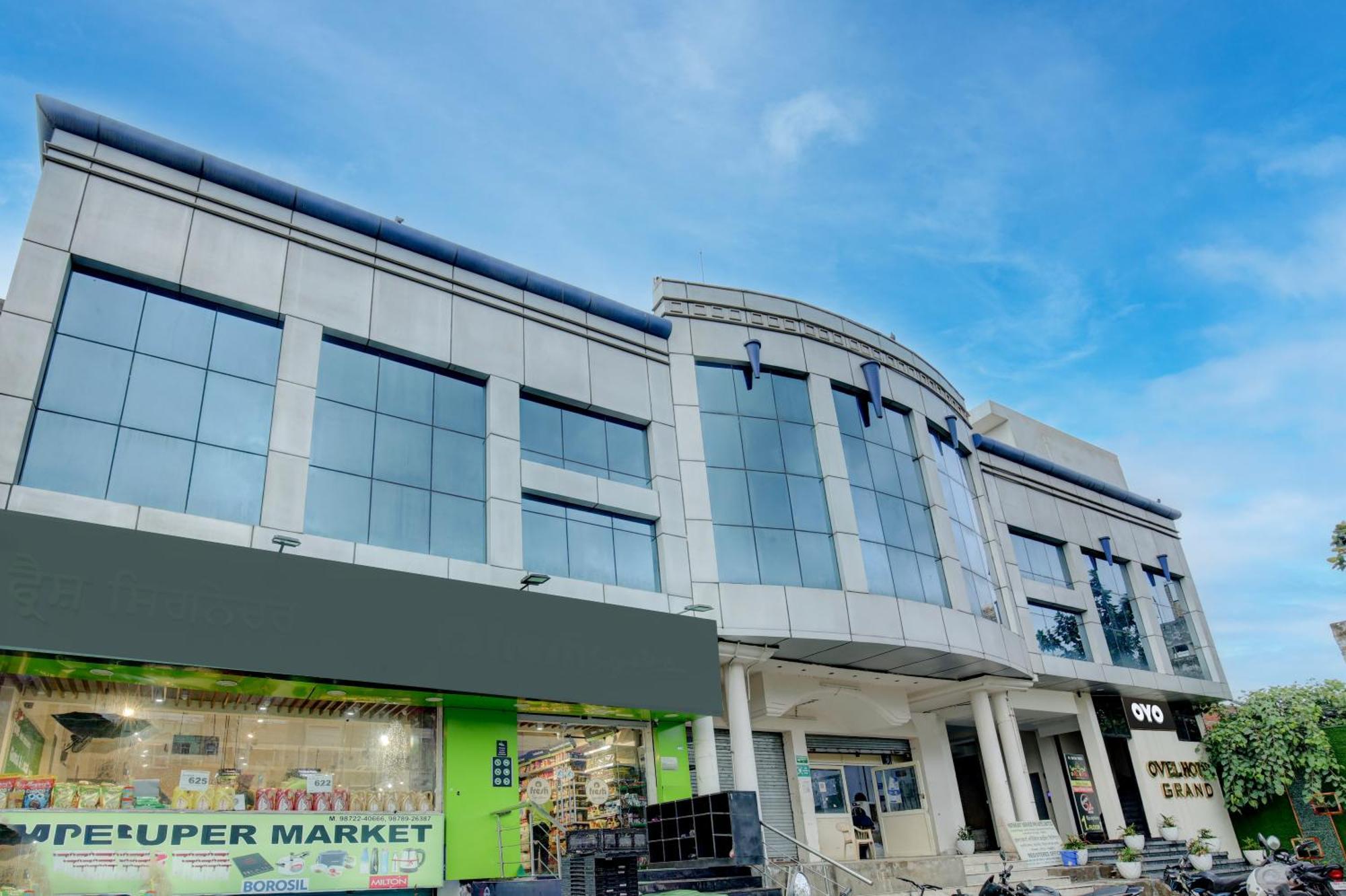 Super Collection O Ovel Hotel Grand Abadpura Exterior photo