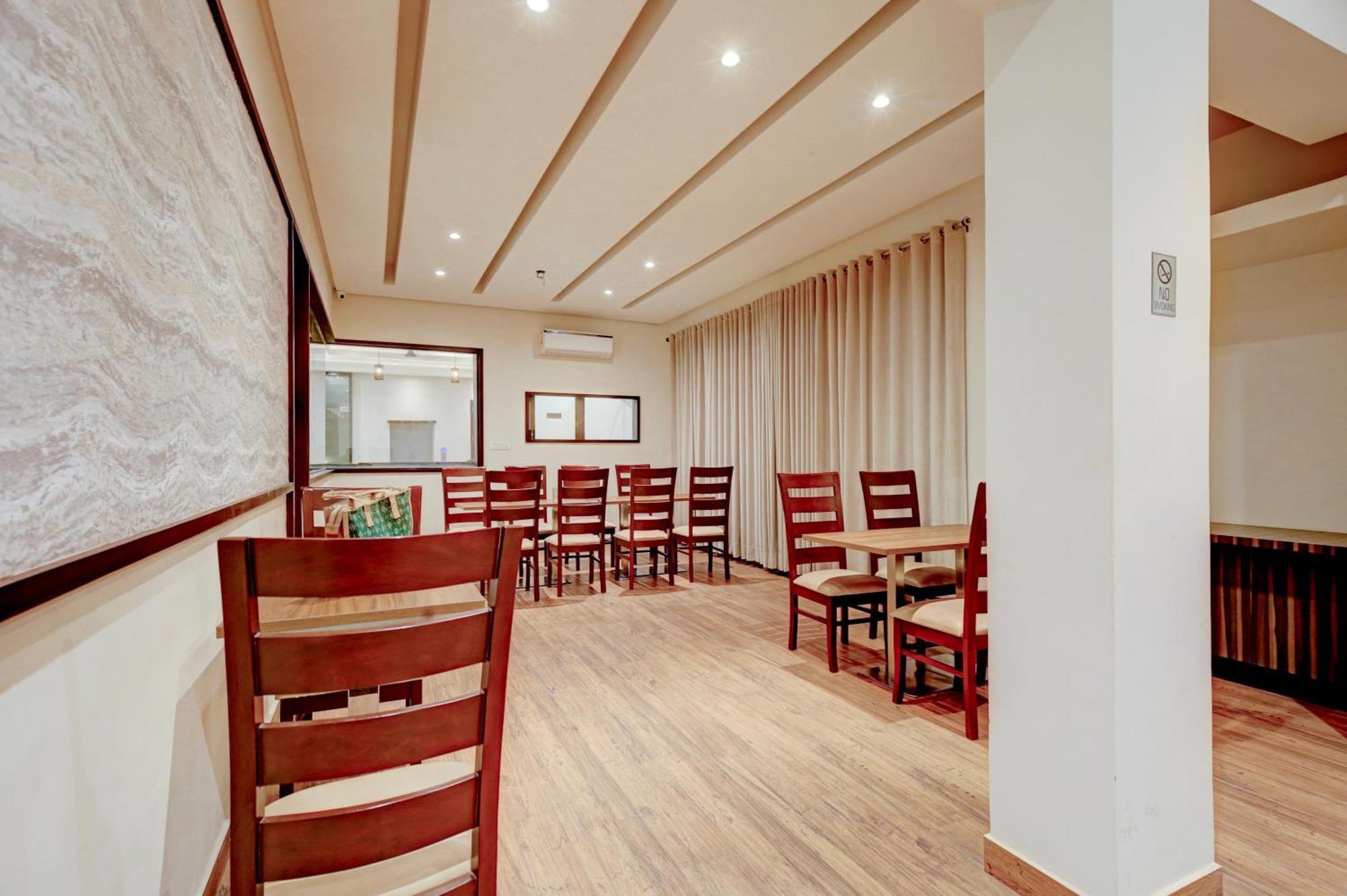 Super Collection O Ovel Hotel Grand Abadpura Exterior photo