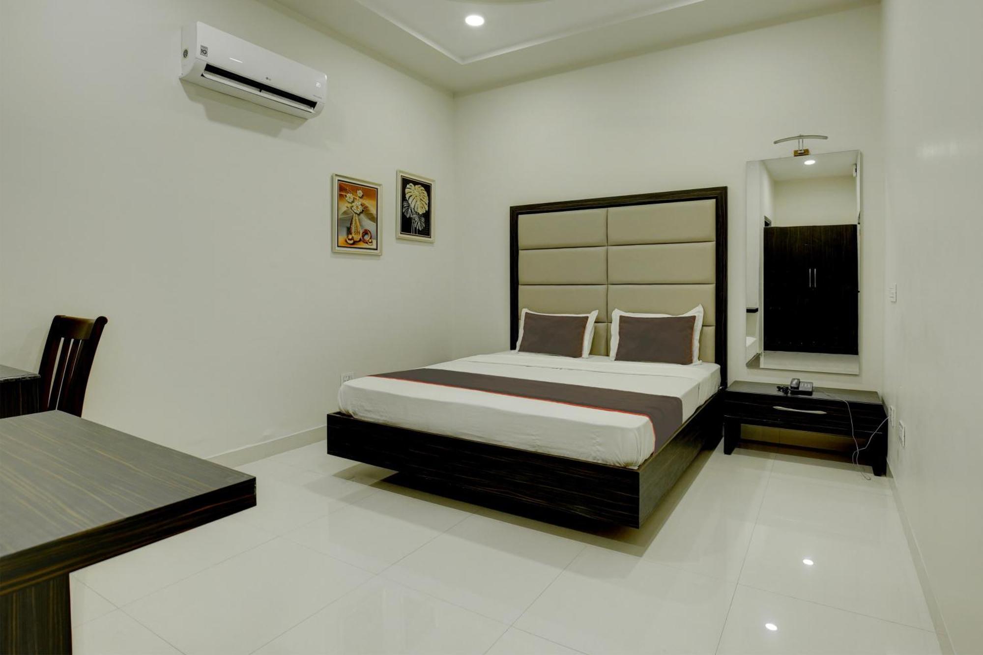 Super Collection O Ovel Hotel Grand Abadpura Exterior photo