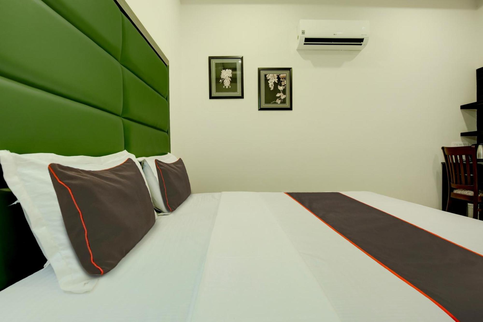 Super Collection O Ovel Hotel Grand Abadpura Exterior photo